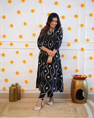 Neckline Thread Work Leheriya Kurti Pant Set (Stitched)