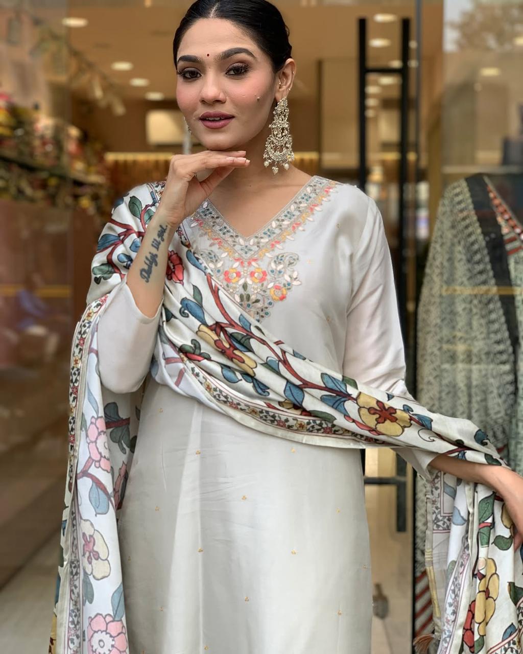 Viscose Chanderi Zari Weaving Neck work Kurti Pant Dupatta Set (Ready to wear)